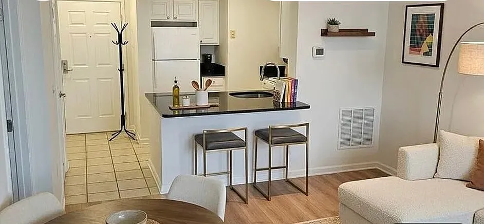 1 bed, 610 sqft, $2,300 — Photo 1