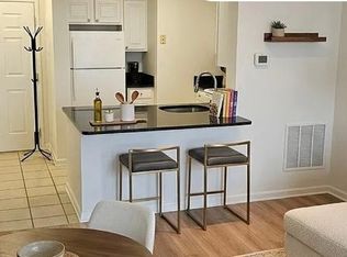 23 Pierside Dr Unit 411, Baltimore, MD 21230