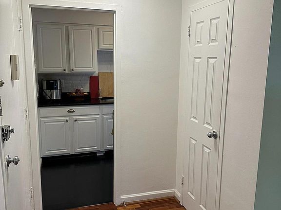 4th image of 2125 19th St N APT 7