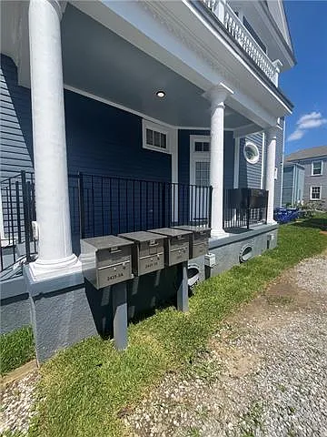 2 bed, 2.0 bath, 1865 sqft, $2,400 — Photo 2