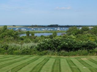 30 Mulholland Dr, Ipswich, MA 01938