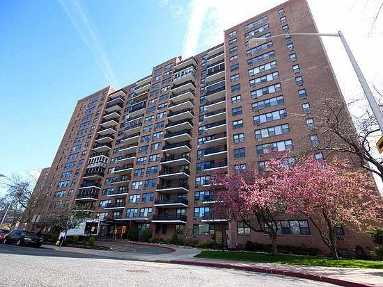 2nd image of 10 Huron Ave #419
