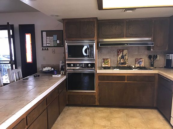 Roomy kitchen