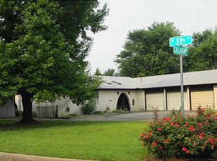 1100 W Callahan Dr, Rogers, AR 72758