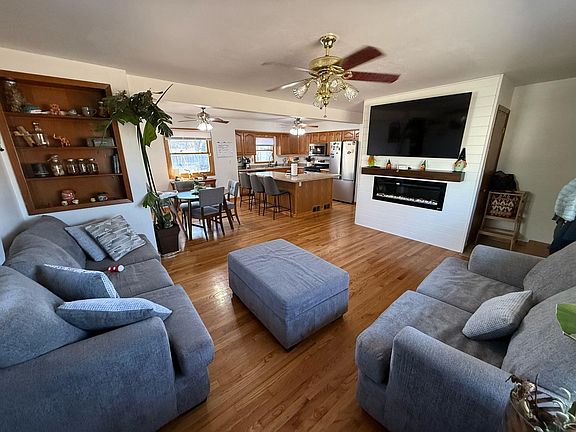 4th image of 5033 Carol Ct
