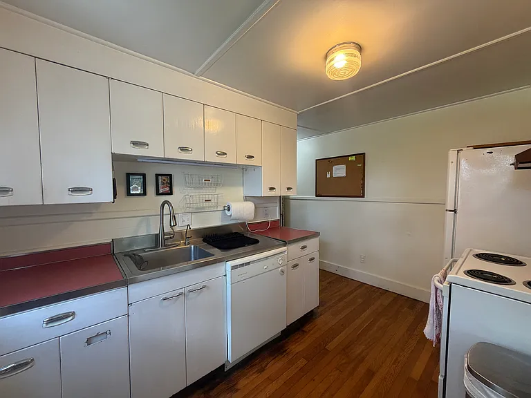 8 Merriweather Ave — Photo 4