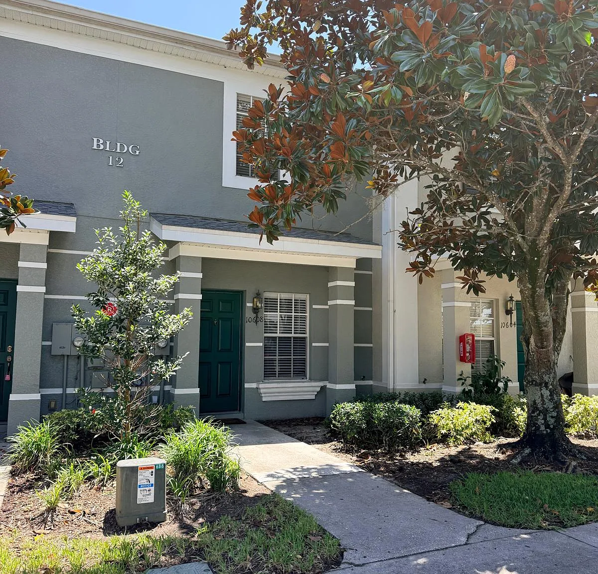 2 bed, 2.5 bath, 987 sqft, $2,100 — Photo 1