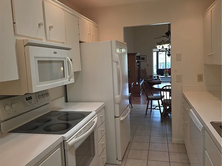 385 E Hartford St #5A — Photo 5
