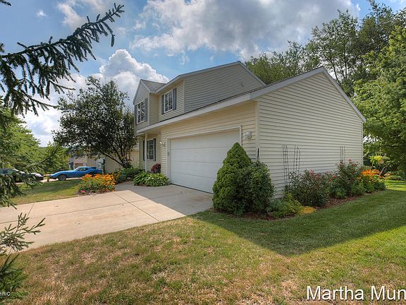 3rd image of 210 Rollingwood Dr
