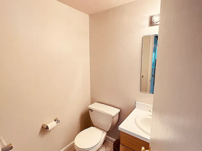173 Captain Eames Cir — Photo 4
