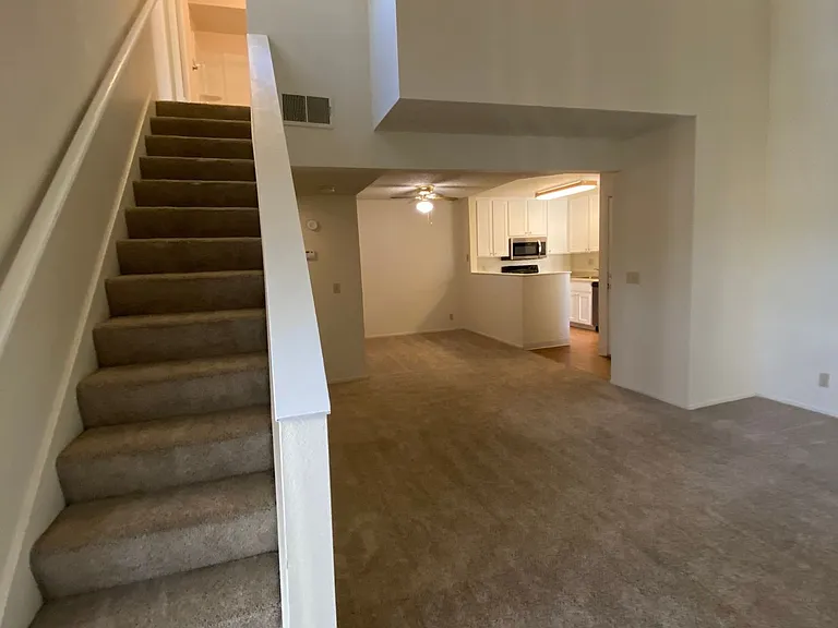 Eastlake Apartments — Photo 7