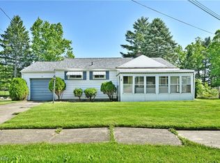 587 Mona Ln, Youngstown, OH 44509