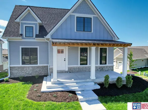 831 Penrose Dr, Lincoln, NE 68521