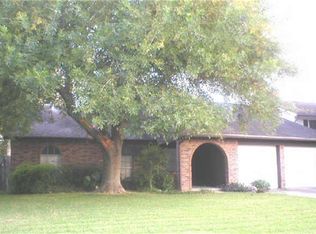 414 Tresvant Dr, Webster, TX 77598