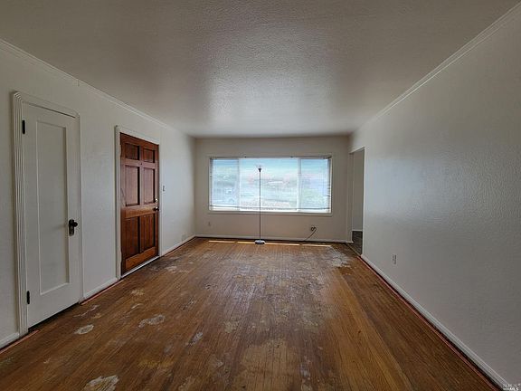 5th image of 208 Wallace Ave
