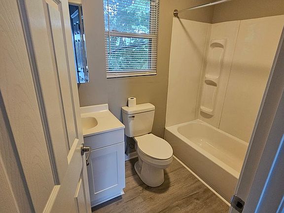 5th image of 1213 W Reservoir St #23