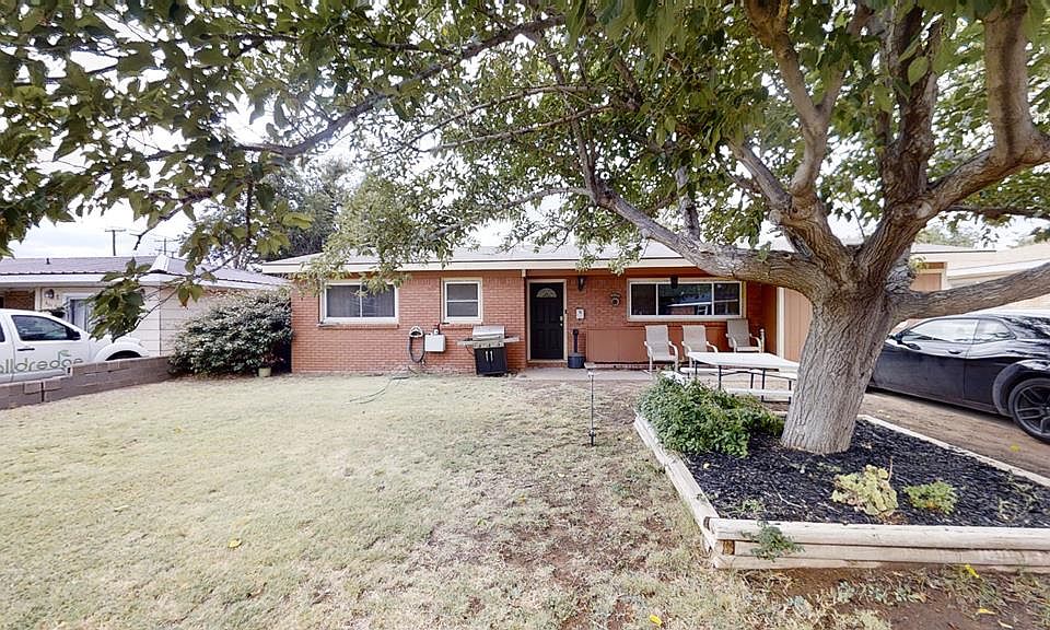 1st image of 803 NW 12th Pl