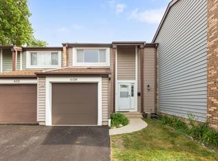 608 Westwood Ct, Wheeling, IL 60090