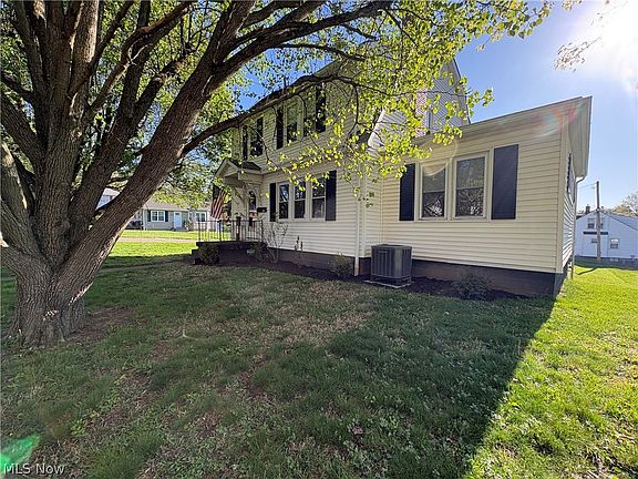 4th image of 135 Overbaugh Ave