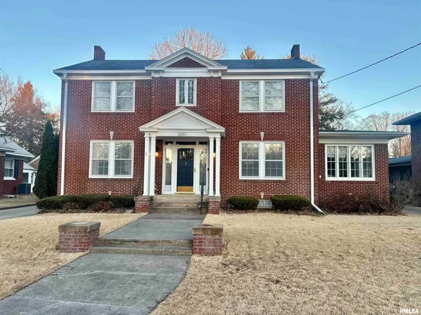 1693 N Cherry St, Galesburg, IL 61401