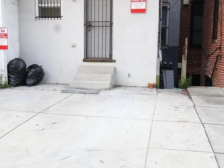 223 Florida Ave NW #1 — Photo 17
