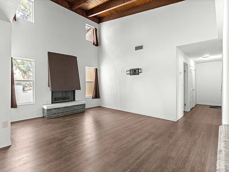 15203 Sandalwood Dr #203 — Photo 7