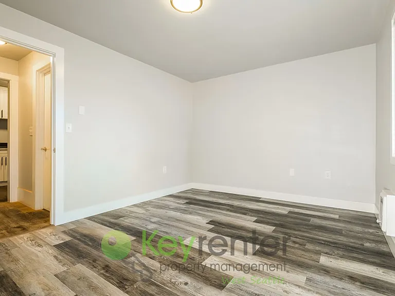 931 N 104th St — Photo 11