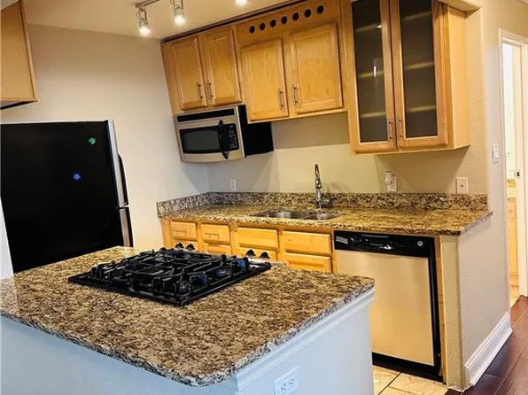 700 E 8th St Unit 4J, Kansas City, MO 64106