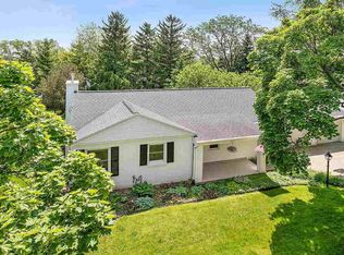 2011 Woodrow Way, Green Bay, WI 54301