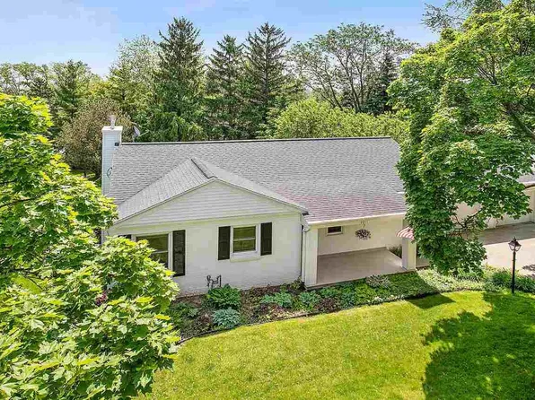 2011 Woodrow Way, Green Bay, WI 54301