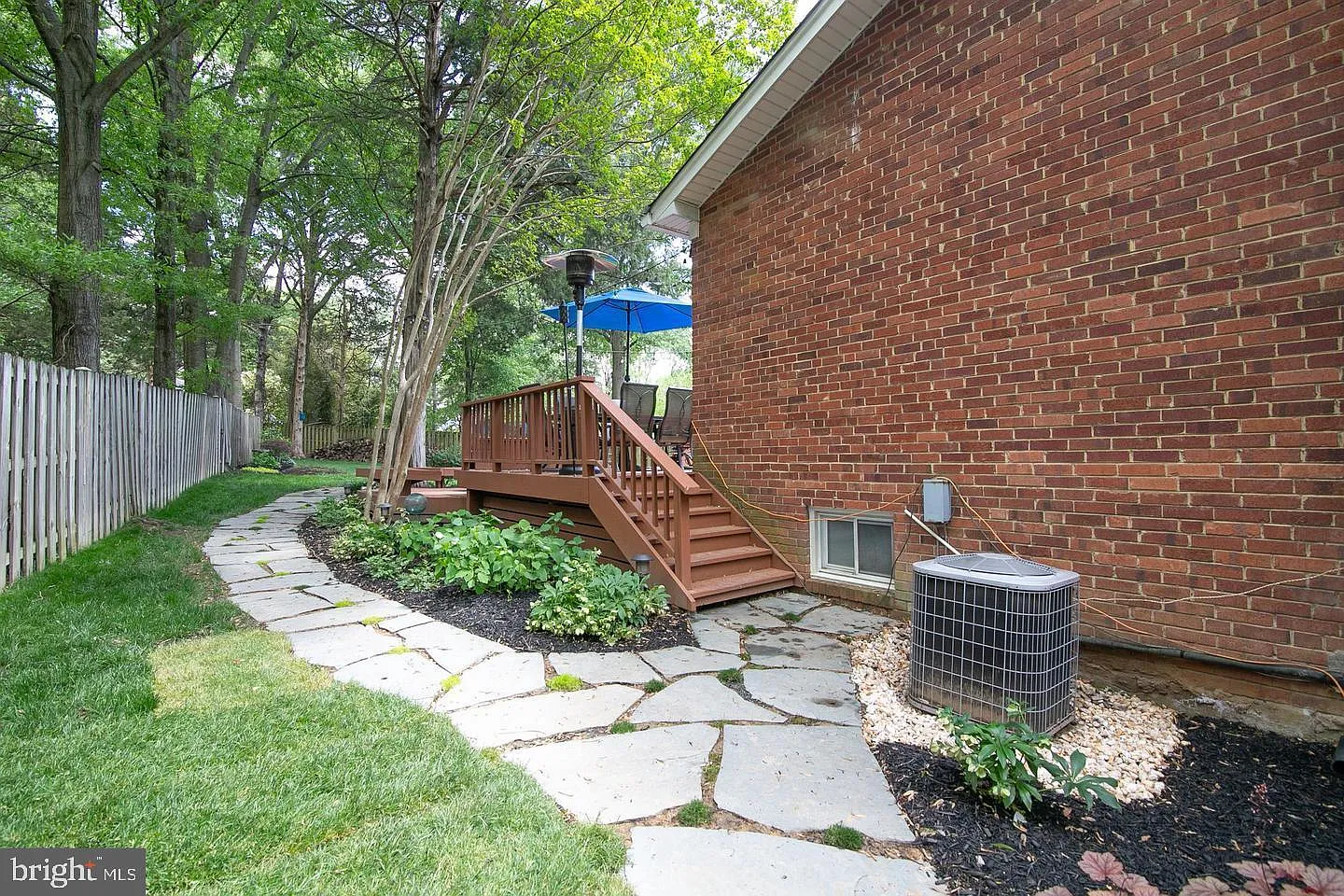 5 bed, 1504 sqft, $4,345 — Photo 4