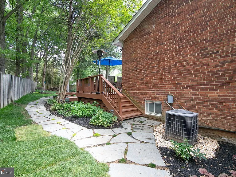 8411 Morey Ln — Photo 4