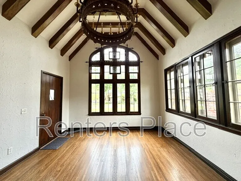 1904 S Yorktown Ave — Photo 8