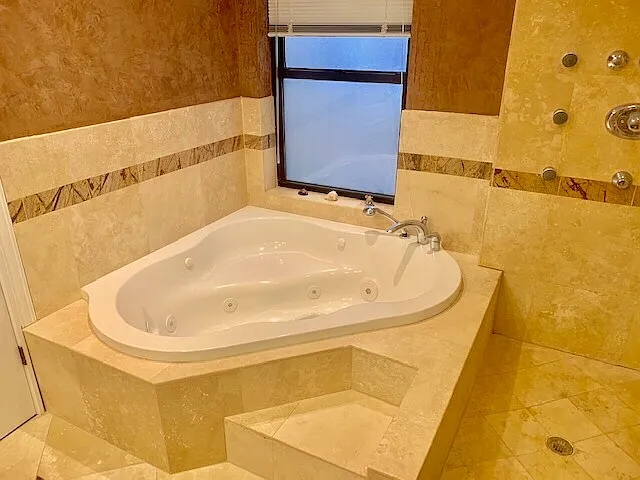 7355 N Seeley Ave #1 — Photo 8