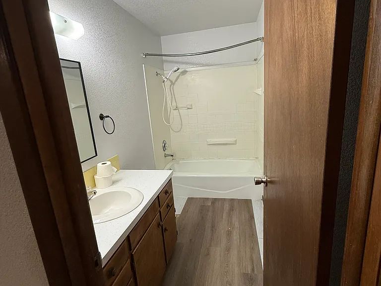 4209 Comanche Dr — Photo 1