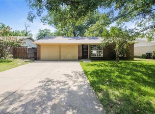 1617 Barron Ln, Fort Worth, TX 76112