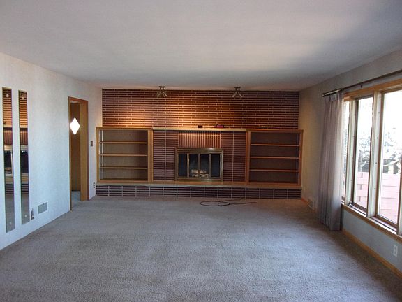 5th image of 919 Shoreacres Dr