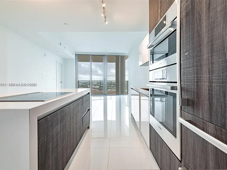 851 NE 1st Ave #2100 — Photo 6