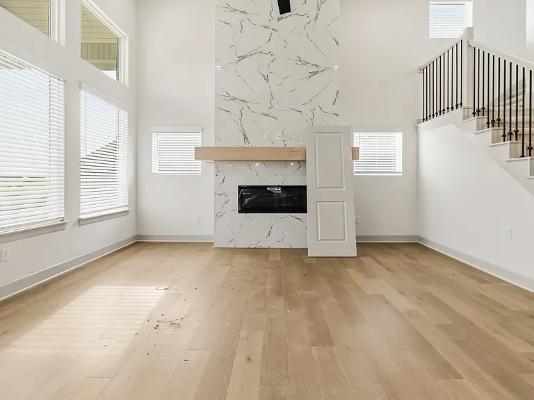 910 Trestle Ln — Photo 12