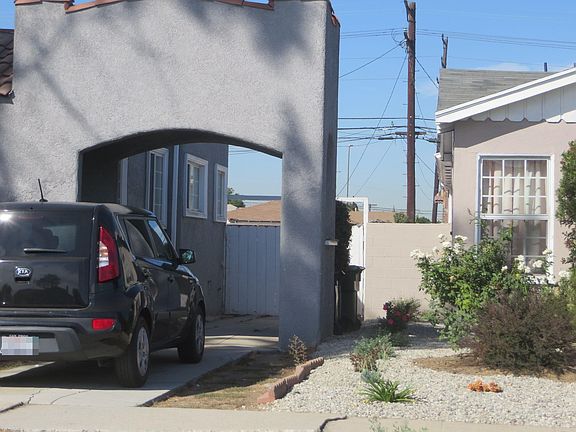 3rd image of 9429 S Hobart Blvd