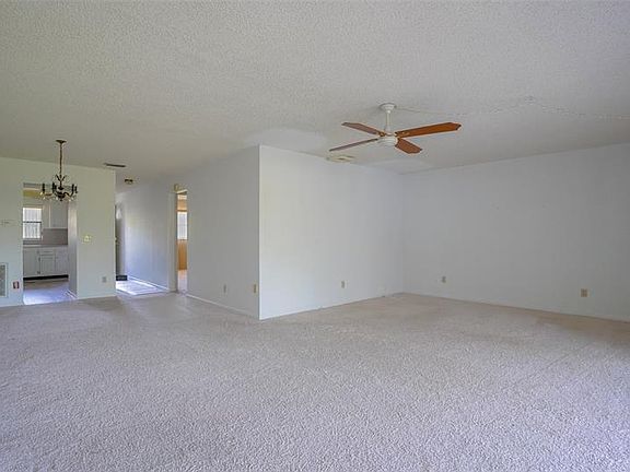 3rd image of 200 El Camino Dr APT 406