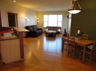 10900 W Bluemound Rd APT 203, Wauwatosa, WI 53226