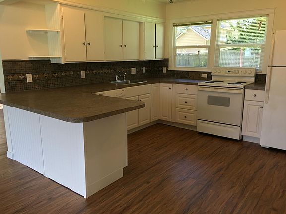 Open floor plan!