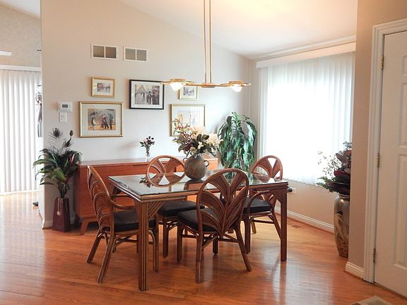 5th image of 15 Elmwood Sq