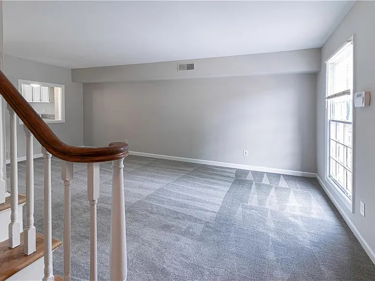 3071 Colonial Way #E — Photo 4