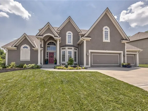 4601 NE 63rd St, Gladstone, MO 64119