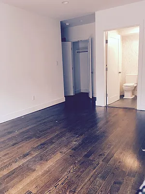 Rented by Really NY LLC | media 21