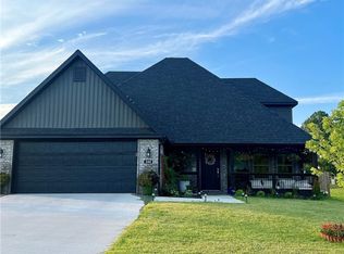 200 Ramsey St, Gentry, AR 72734
