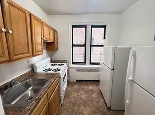 4210 82nd St APT 2B, Flushing, NY 11373
