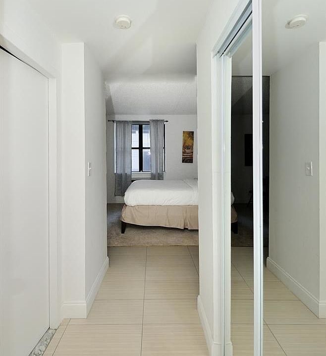 1st image of 440 W 41st St APT 9G
